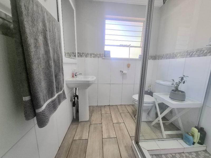 3 Bedroom Property for Sale in Broadacres Gauteng