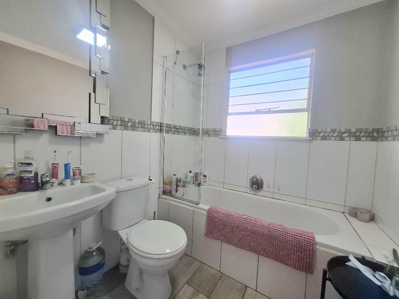 3 Bedroom Property for Sale in Broadacres Gauteng