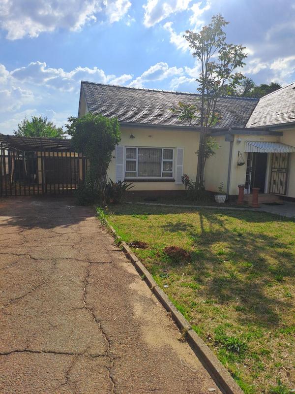 To Let 3 Bedroom Property for Rent in Greenside Gauteng