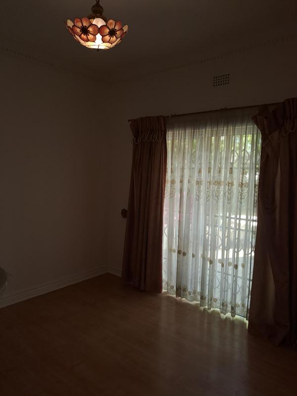 To Let 3 Bedroom Property for Rent in Greenside Gauteng