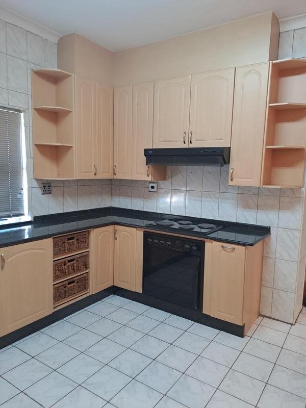 To Let 3 Bedroom Property for Rent in Greenside Gauteng