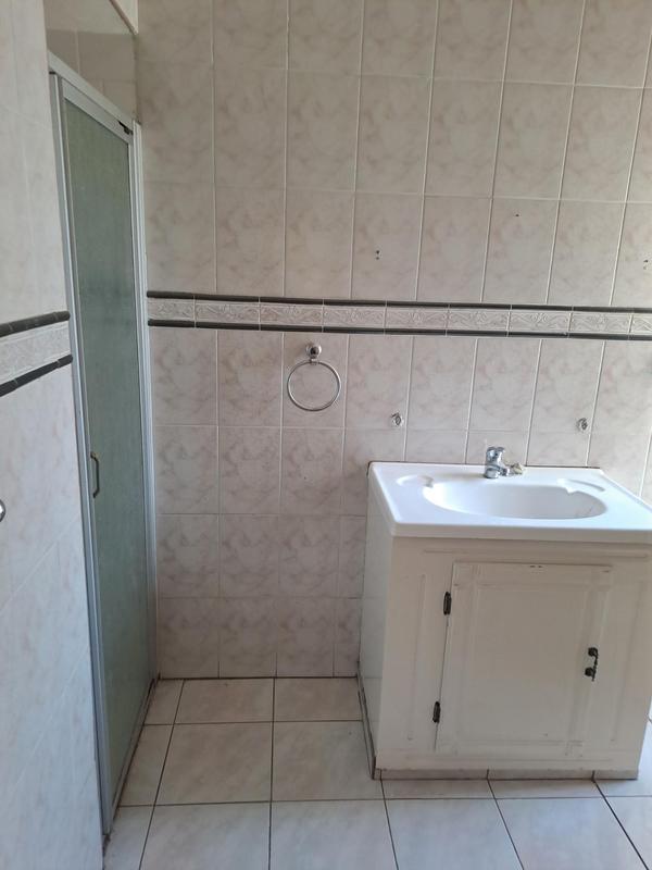 To Let 3 Bedroom Property for Rent in Greenside Gauteng