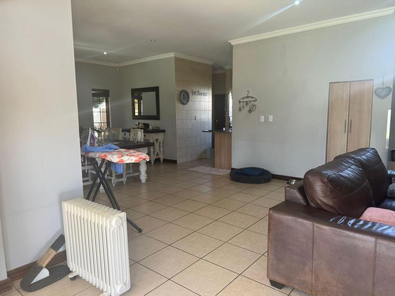 To Let 3 Bedroom Property for Rent in Raslouw Manor Gauteng