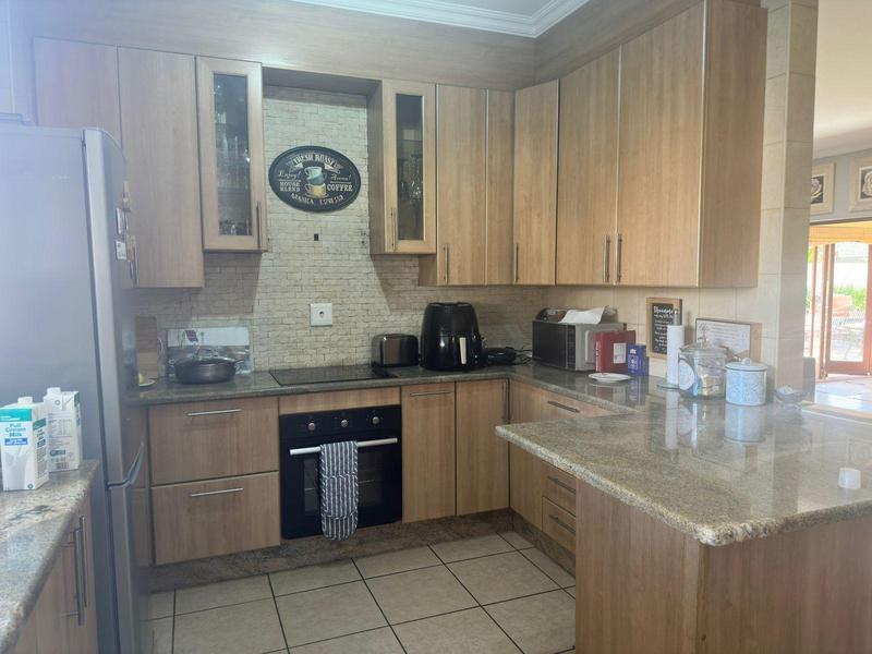 To Let 3 Bedroom Property for Rent in Raslouw Manor Gauteng