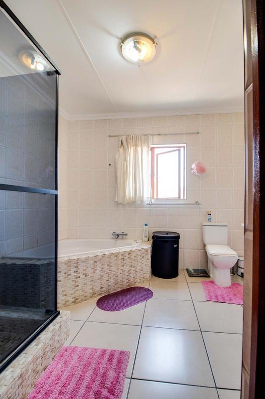 3 Bedroom Property for Sale in Ruimsig Country Estate Gauteng