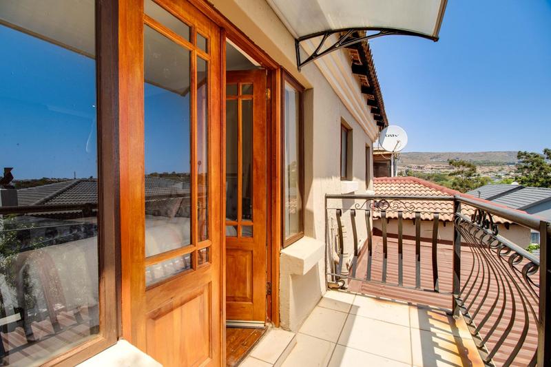 3 Bedroom Property for Sale in Ruimsig Country Estate Gauteng