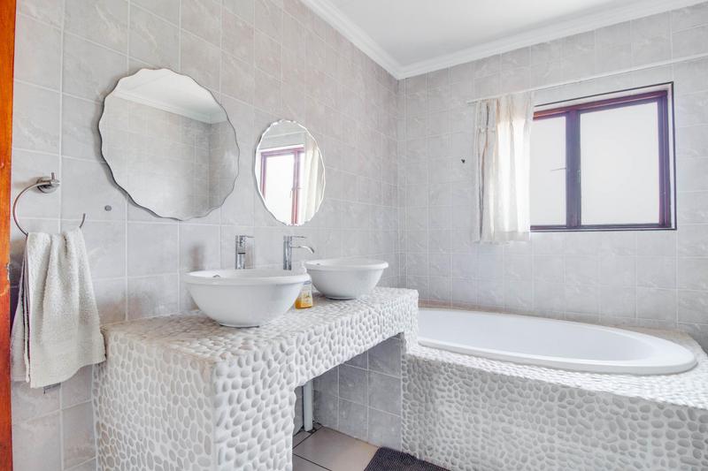 3 Bedroom Property for Sale in Ruimsig Country Estate Gauteng
