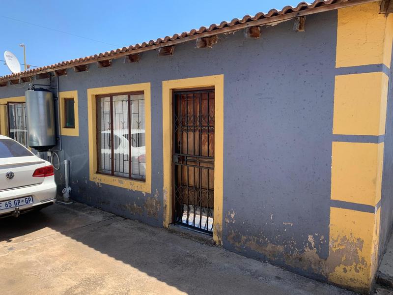 6 Bedroom Property for Sale in Ililiba Gauteng
