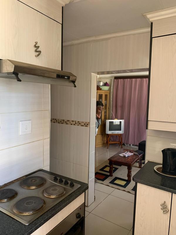 6 Bedroom Property for Sale in Ililiba Gauteng