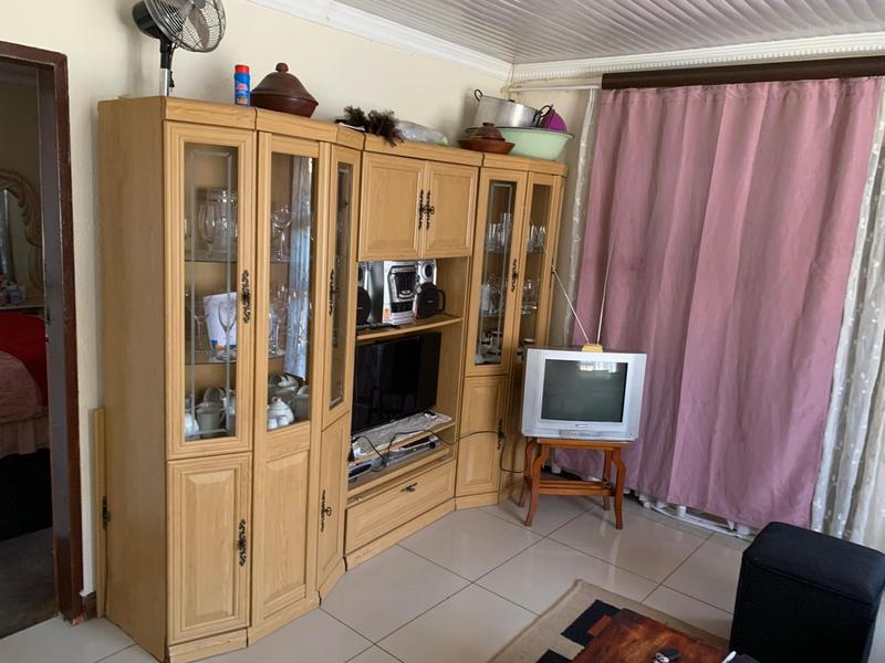 6 Bedroom Property for Sale in Ililiba Gauteng