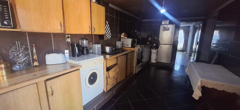 5 Bedroom Property for Sale in Vosloorus Gauteng