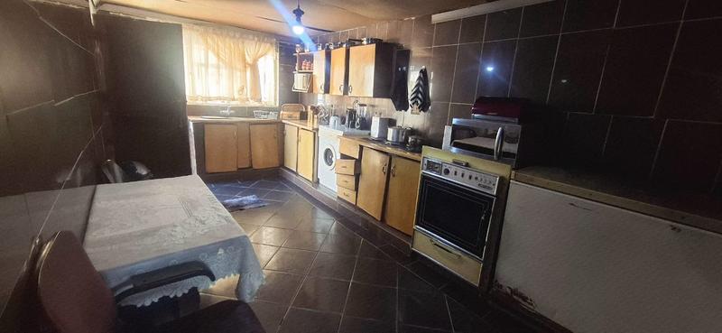 5 Bedroom Property for Sale in Vosloorus Gauteng