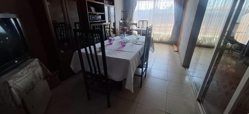 5 Bedroom Property for Sale in Vosloorus Gauteng