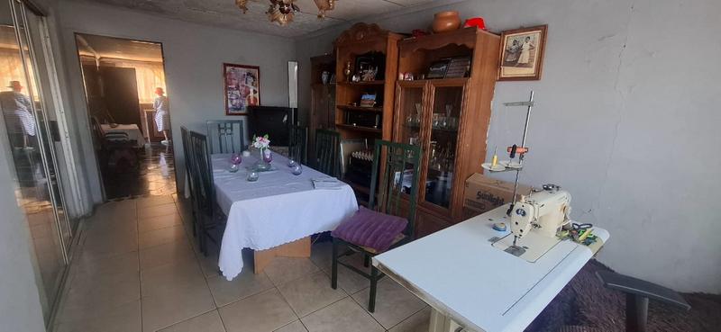 5 Bedroom Property for Sale in Vosloorus Gauteng