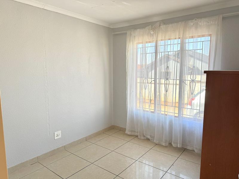 3 Bedroom Property for Sale in Clayville Gauteng