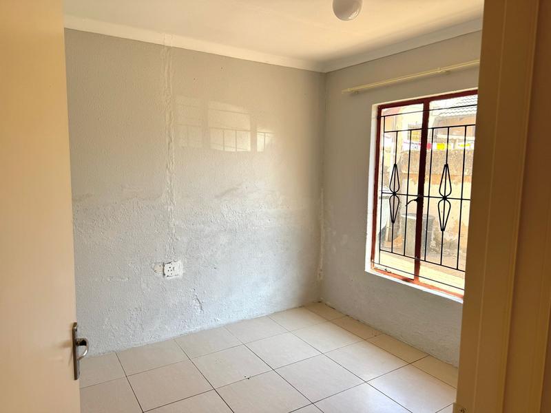 3 Bedroom Property for Sale in Clayville Gauteng