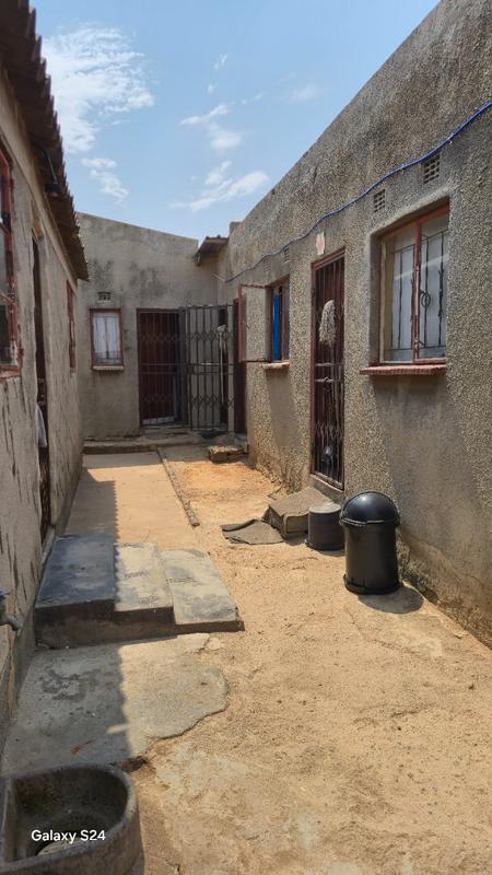 12 Bedroom Property for Sale in Tembisa Gauteng