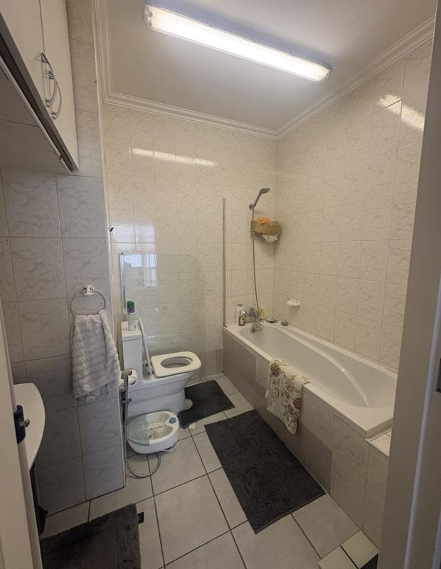 To Let 2 Bedroom Property for Rent in Dowerglen Gauteng