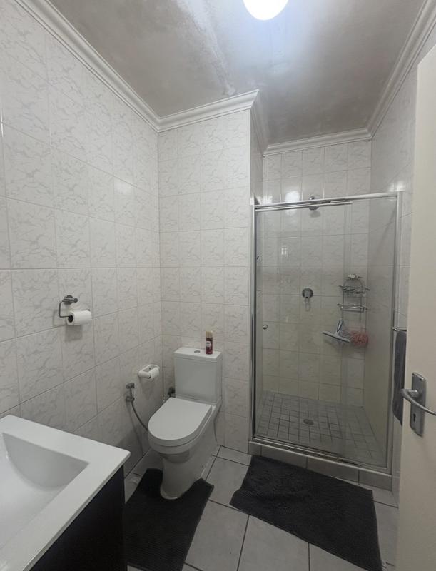 To Let 2 Bedroom Property for Rent in Dowerglen Gauteng