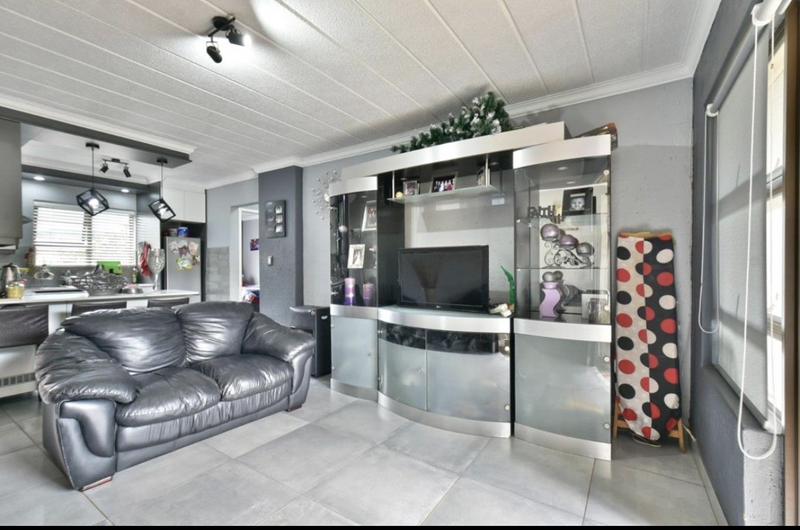 2 Bedroom Property for Sale in Glenvista Gauteng