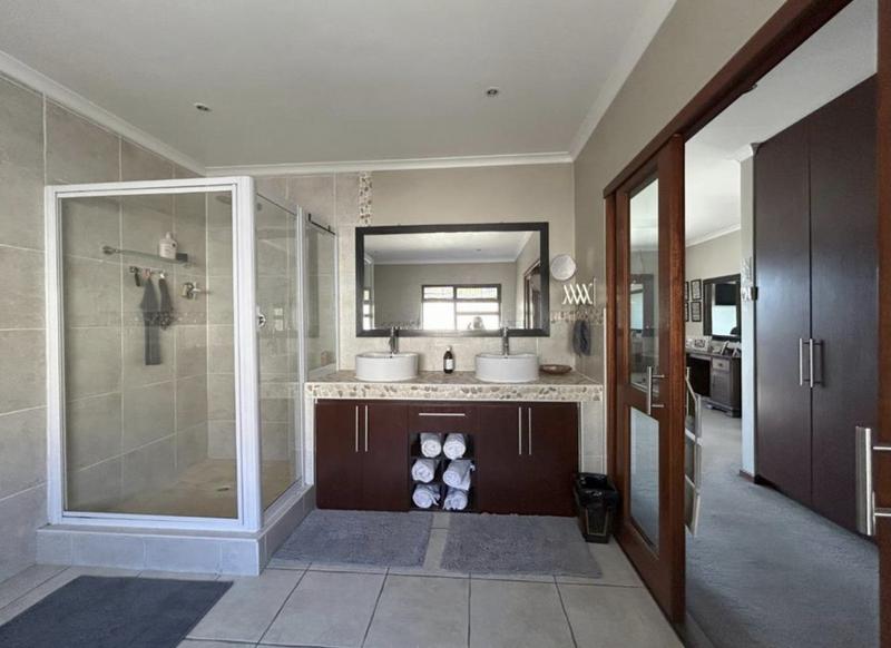 3 Bedroom Property for Sale in Greenstone Hill Gauteng