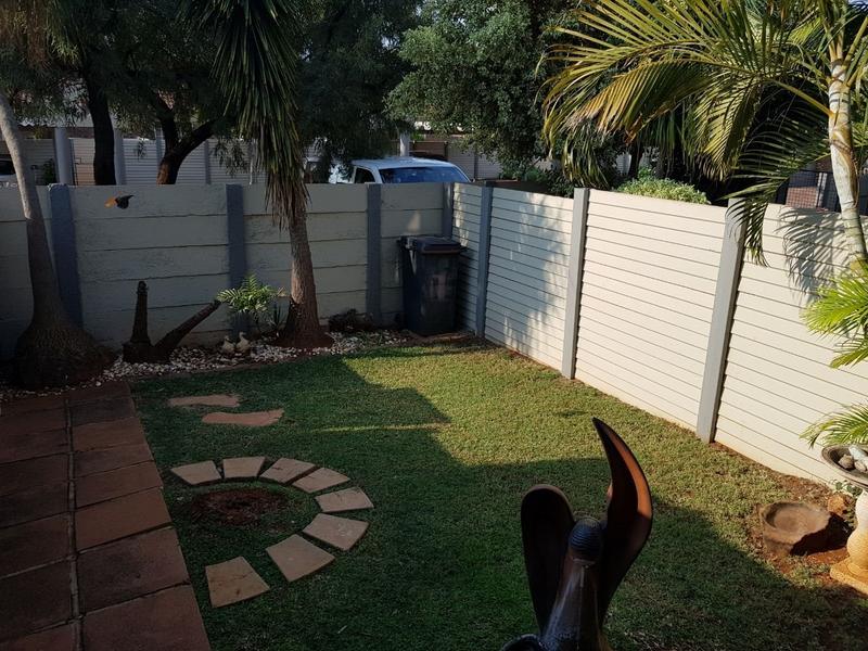 2 Bedroom Property for Sale in Doornpoort Gauteng