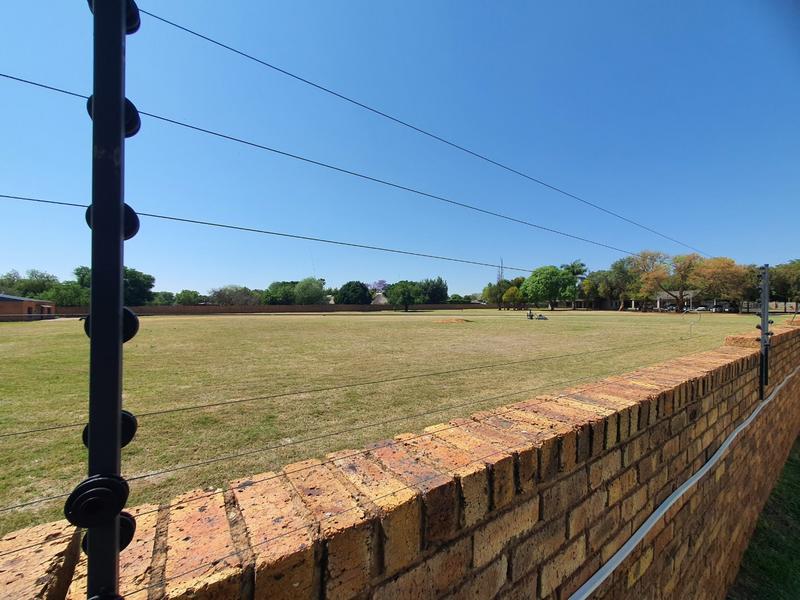 2 Bedroom Property for Sale in Montana Gauteng