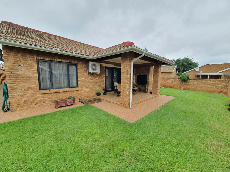 3 Bedroom Property for Sale in Theresa Park Gauteng