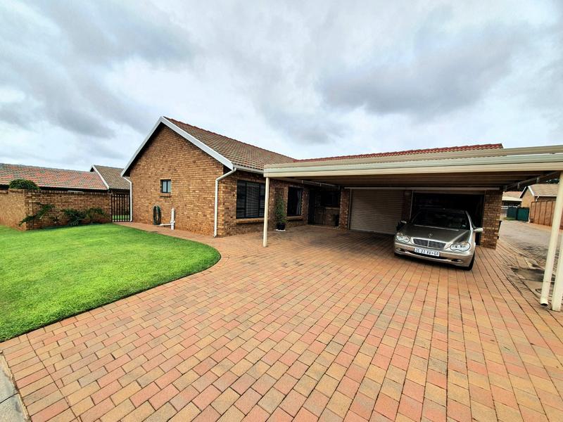 3 Bedroom Property for Sale in Theresa Park Gauteng