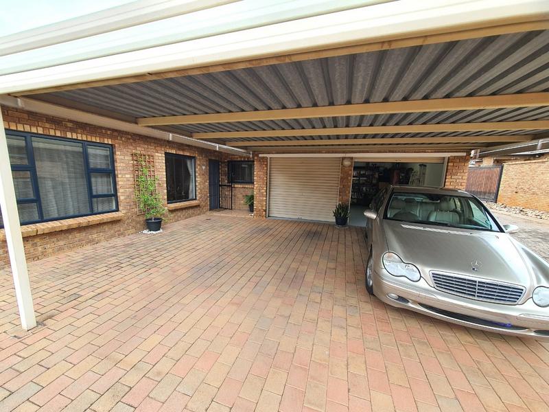 3 Bedroom Property for Sale in Theresa Park Gauteng