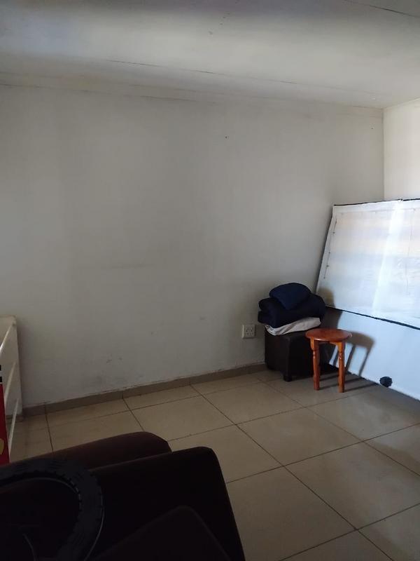 To Let 1 Bedroom Property for Rent in Primrose Gauteng