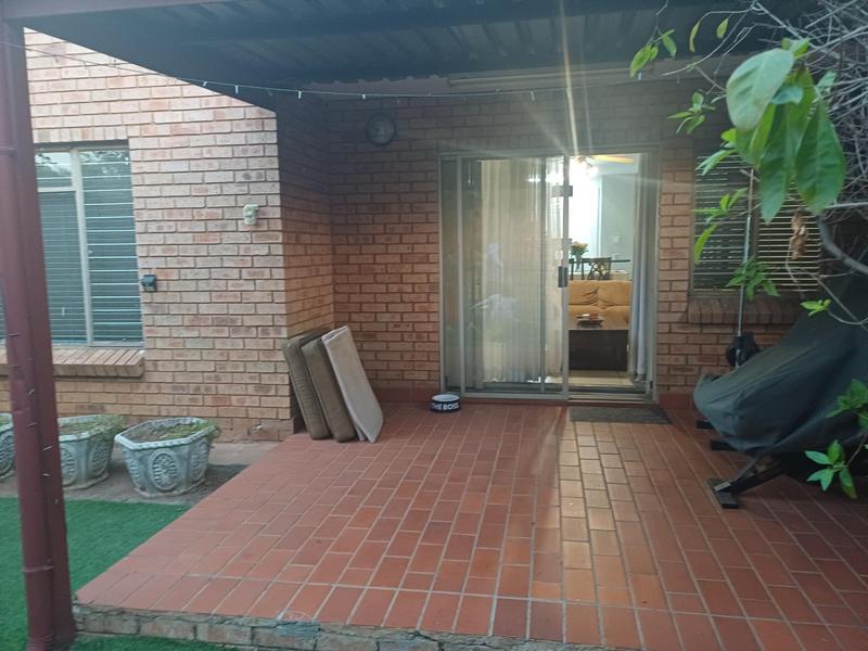 To Let 2 Bedroom Property for Rent in Clubview Gauteng
