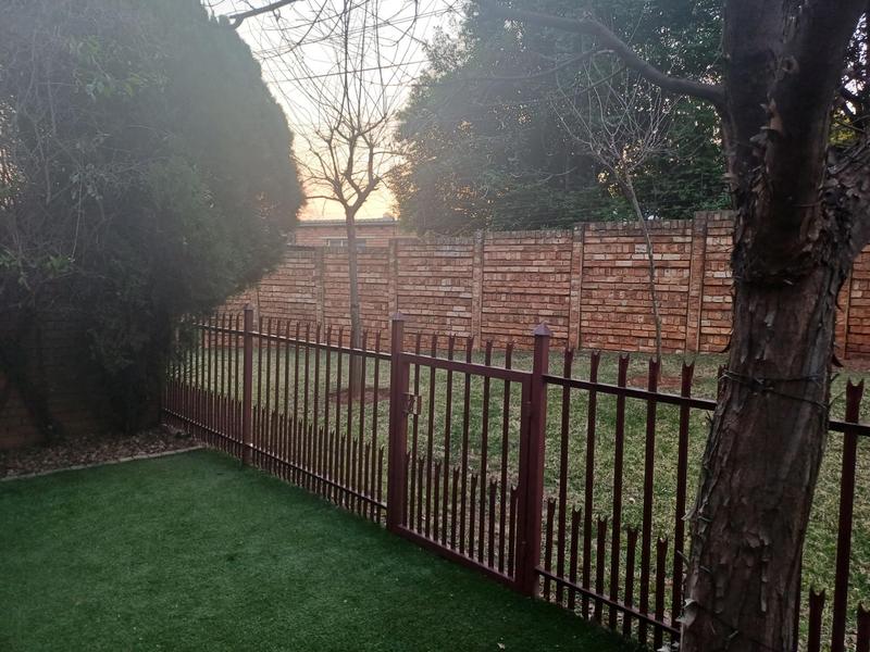 To Let 2 Bedroom Property for Rent in Clubview Gauteng