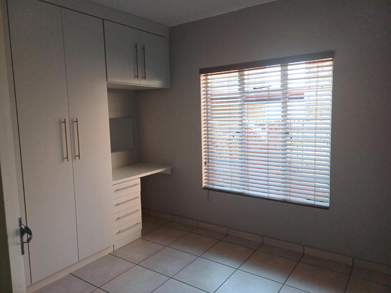To Let 2 Bedroom Property for Rent in Clubview Gauteng