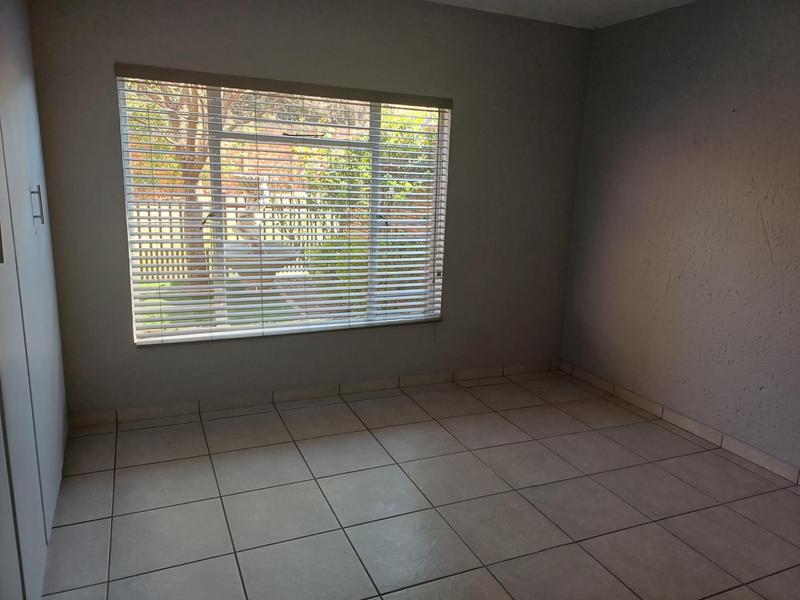 To Let 2 Bedroom Property for Rent in Clubview Gauteng