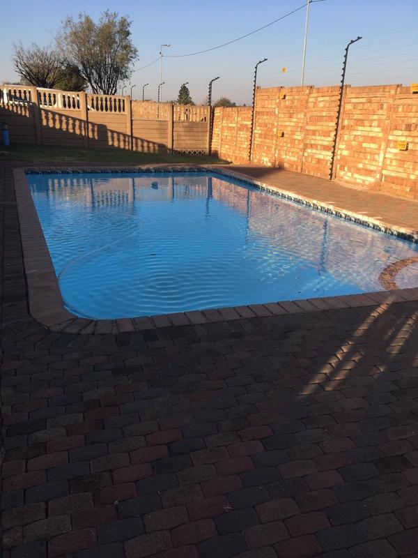 To Let 2 Bedroom Property for Rent in Clubview Gauteng