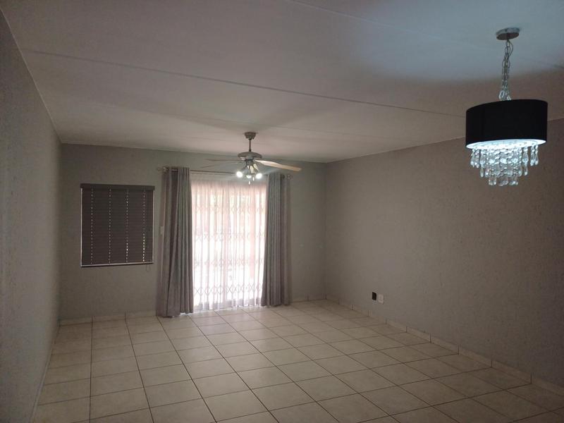 To Let 2 Bedroom Property for Rent in Clubview Gauteng