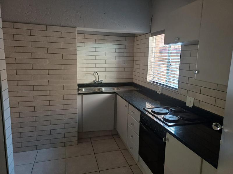 To Let 2 Bedroom Property for Rent in Clubview Gauteng