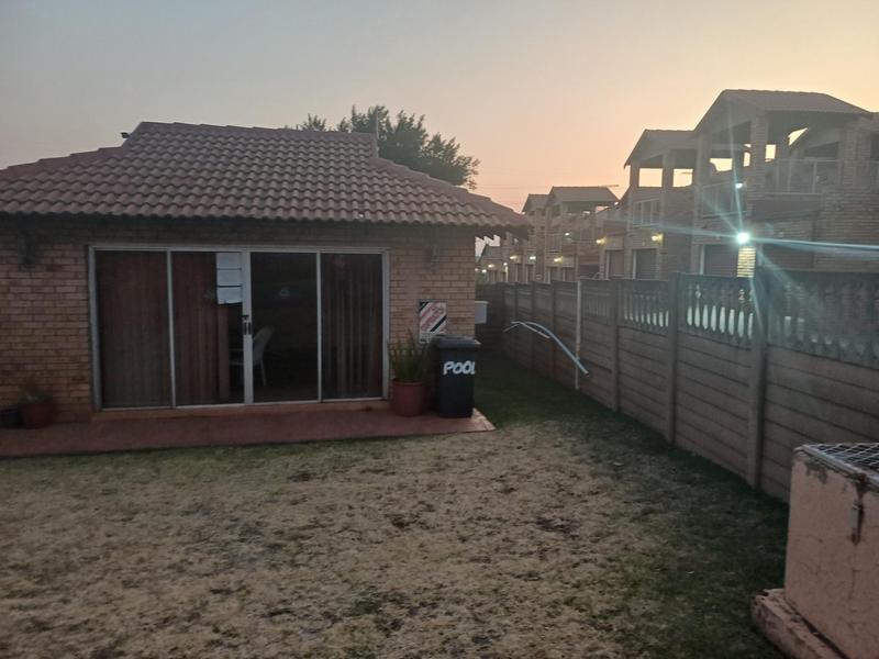 To Let 2 Bedroom Property for Rent in Clubview Gauteng