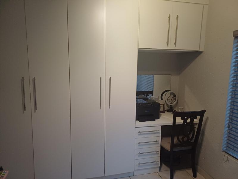 To Let 2 Bedroom Property for Rent in Clubview Gauteng