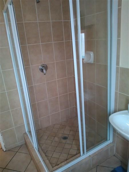 To Let 2 Bedroom Property for Rent in Vorna Valley Gauteng