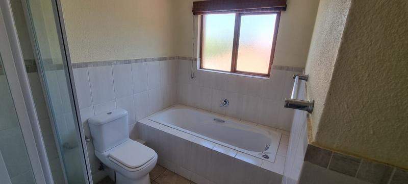 To Let 3 Bedroom Property for Rent in Amorosa Gauteng