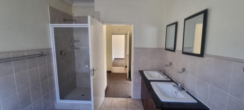 To Let 3 Bedroom Property for Rent in Amorosa Gauteng