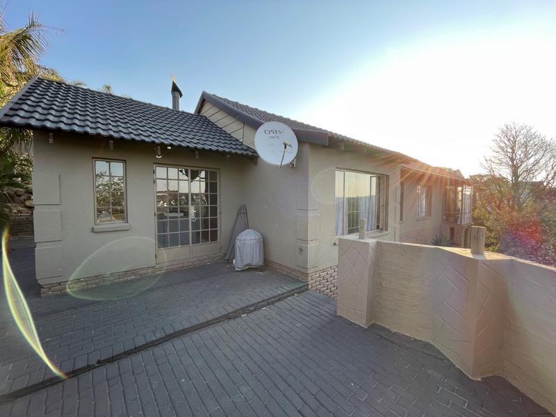 To Let 3 Bedroom Property for Rent in Kenmare Gauteng