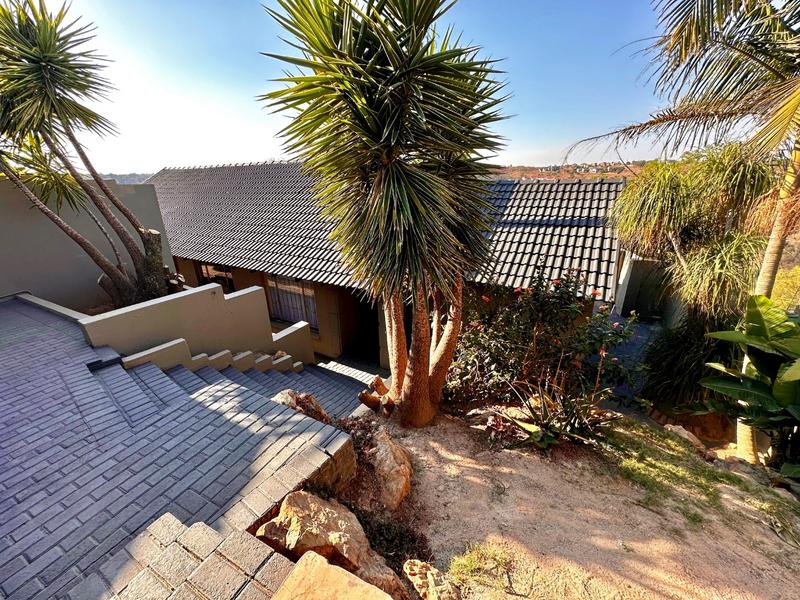 To Let 3 Bedroom Property for Rent in Kenmare Gauteng