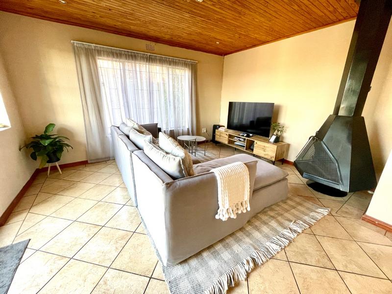 To Let 3 Bedroom Property for Rent in Kenmare Gauteng