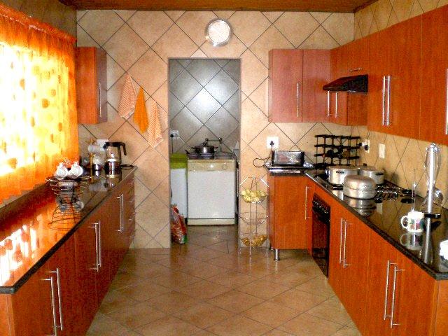 To Let 3 Bedroom Property for Rent in Kenmare Gauteng