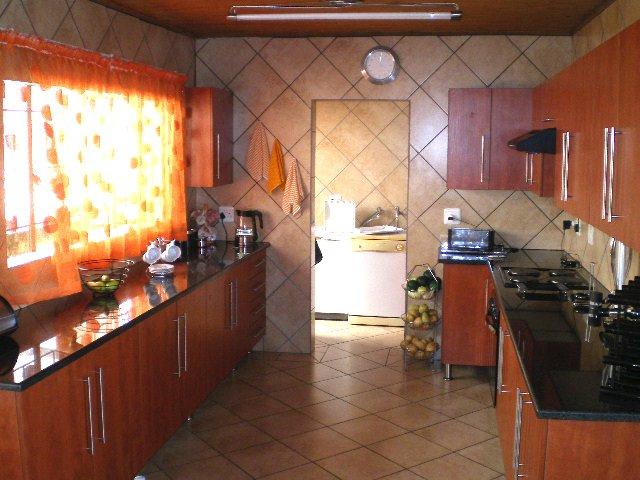 To Let 3 Bedroom Property for Rent in Kenmare Gauteng