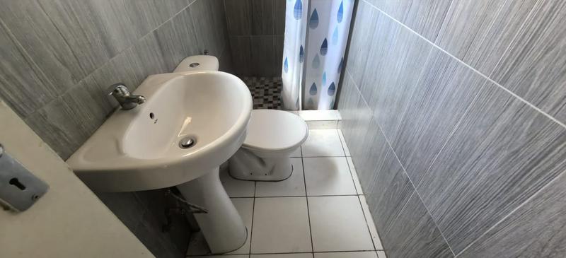 5 Bedroom Property for Sale in Fleurhof Gauteng