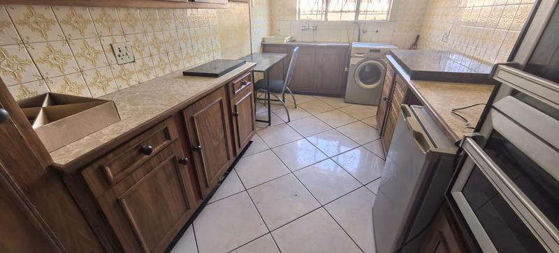 5 Bedroom Property for Sale in Fleurhof Gauteng